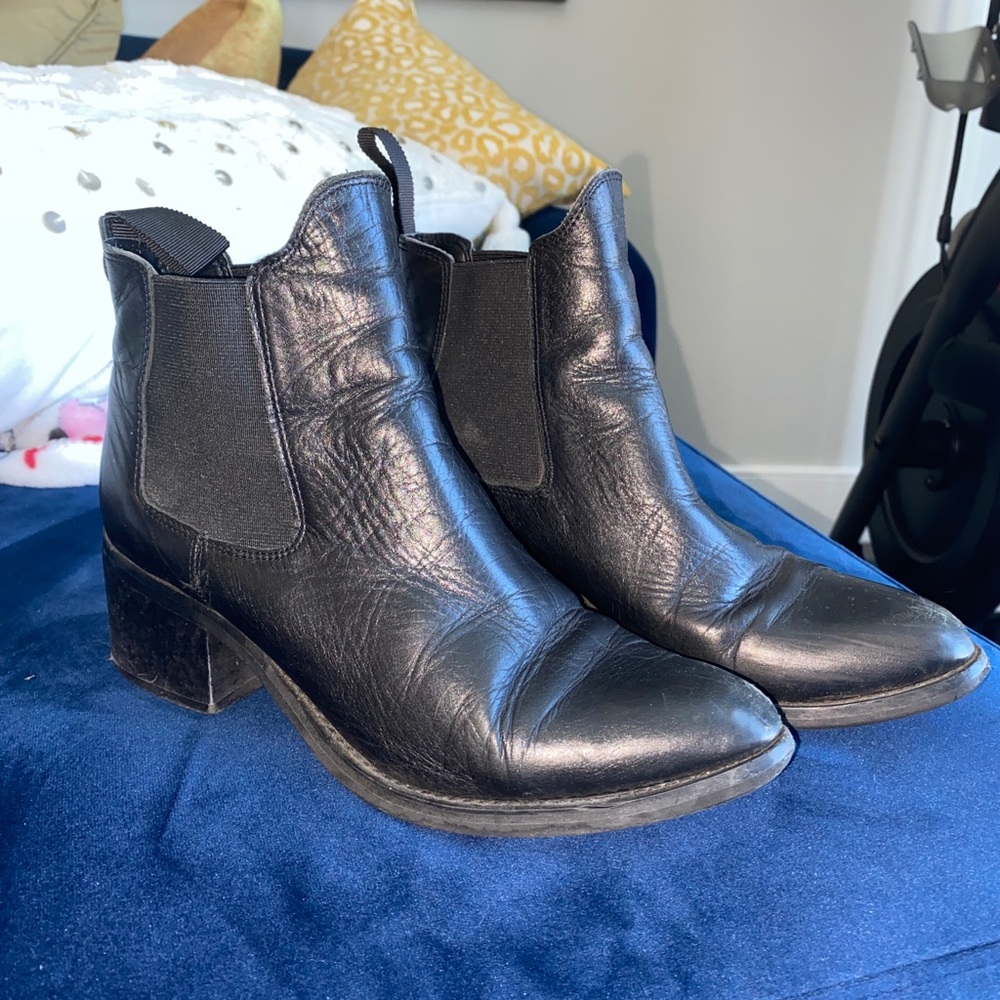 Tony Bianco genuine leather Chelsea booties